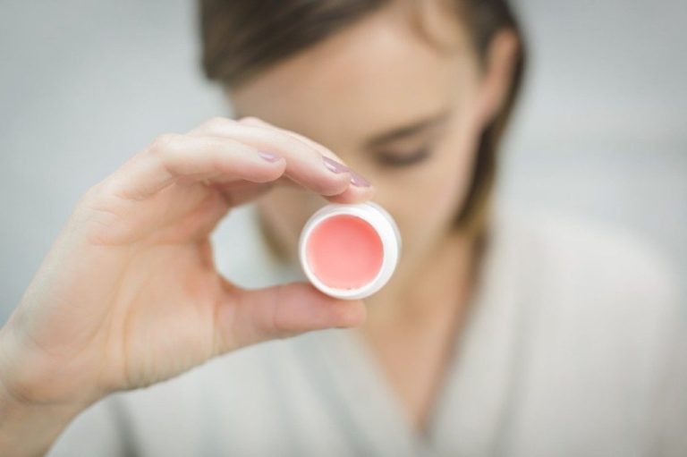 Best Natural Non-Toxic Lip Balms